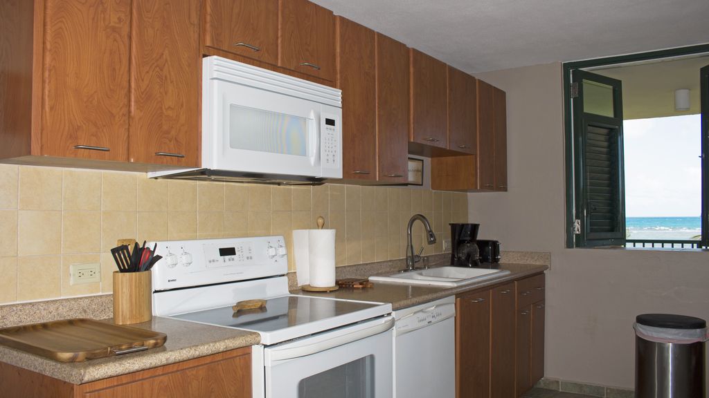 Kitchen is fully equipped and has an inspiring view for the 