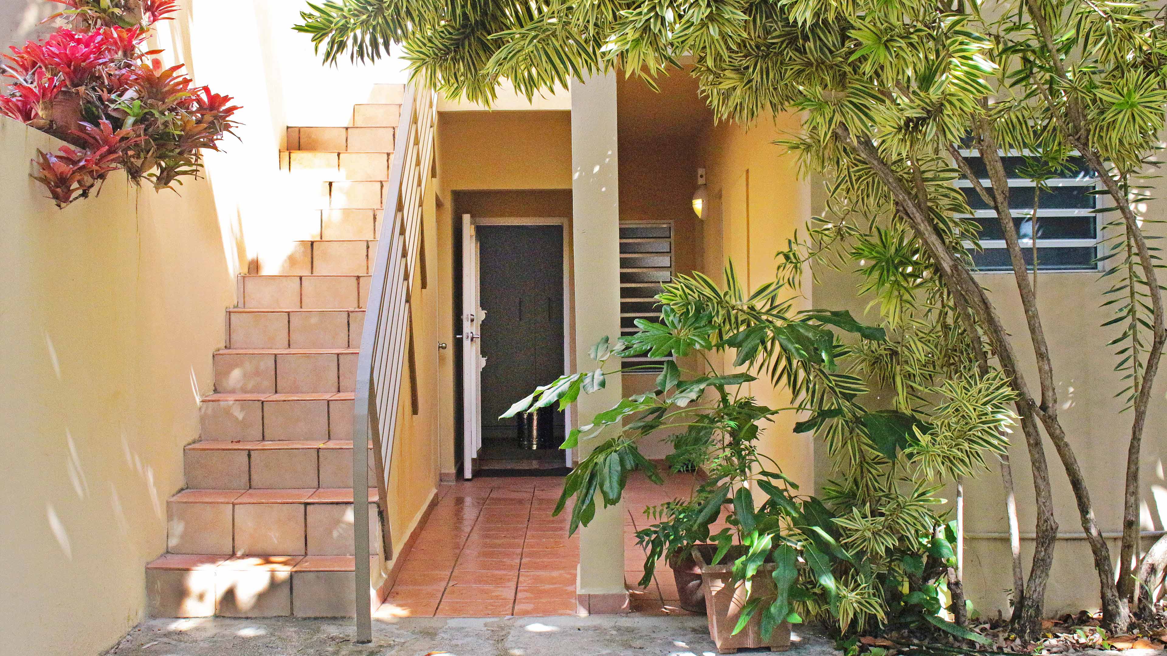 Main entrance to Serena Baja. 